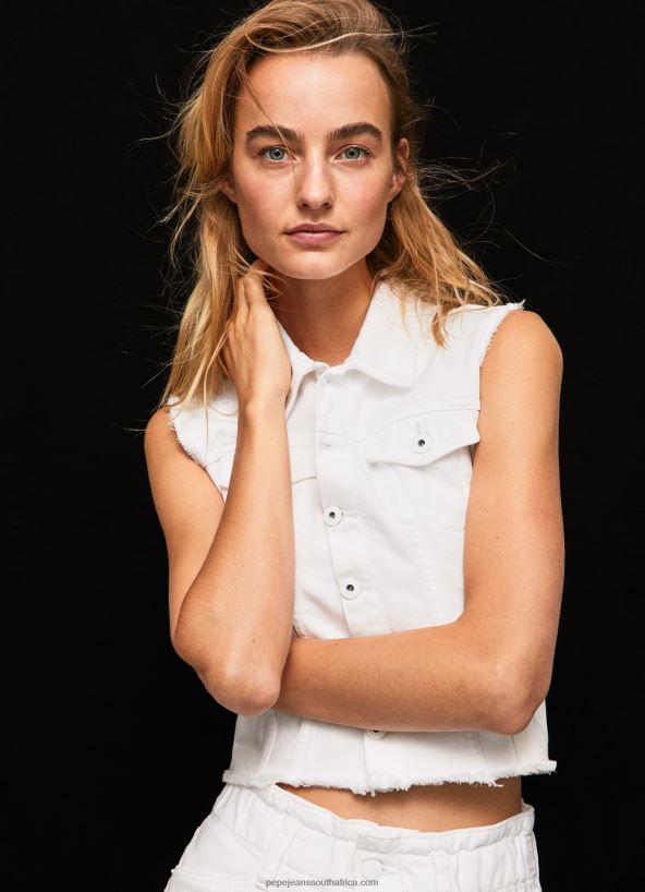 denim_embroidered_flower_denim_waistcoat_pepe_jeans_l20f2f130_women.jpg Denim Embroidered Flower Denim Waistcoat Pepe Jeans L20F2F130 Women - Image 1